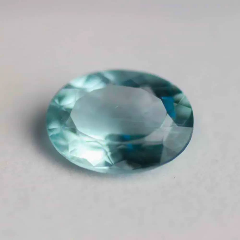 Aquamarin kaufen – strahlender Begleiter für Herz und Sinne
