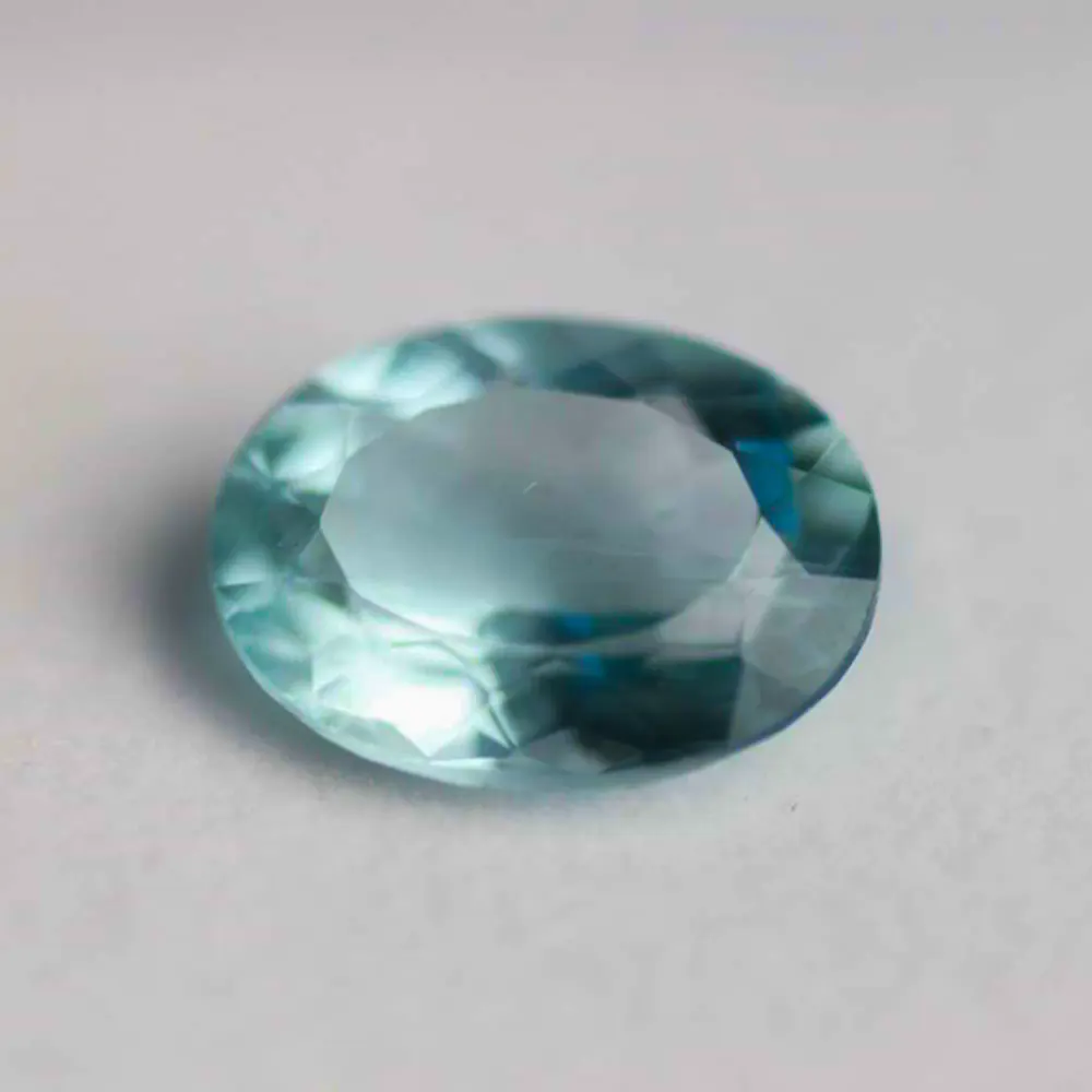 Aquamarin kaufen – strahlender Begleiter für Herz und Sinne